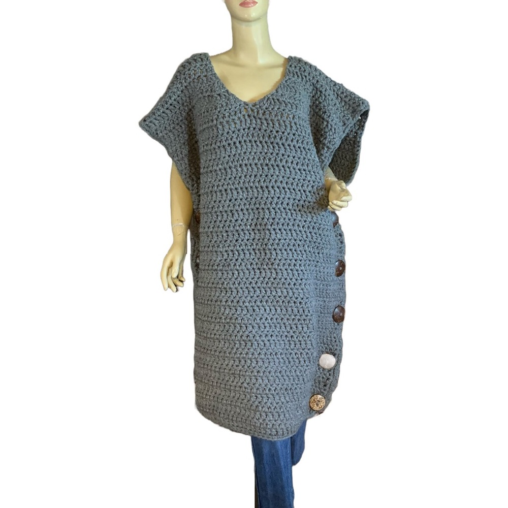 HANDMADE HEAVY KNIT GRAY KNEE LENGTH VEST/DRESS WITH LARGE BUTTONS (2X) - Picture 2 of 13